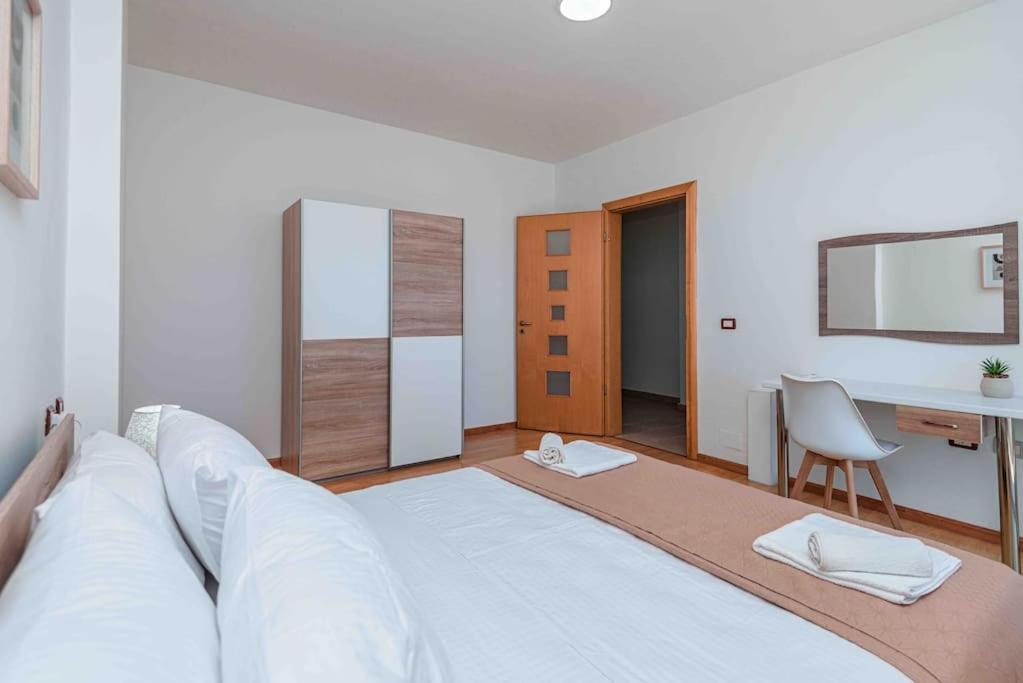 Grand View Apartment Durrës Kültér fotó